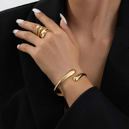 Gold Chunky Bangle Bracelet – Adjustable Twist Cuff for Women & Teens
